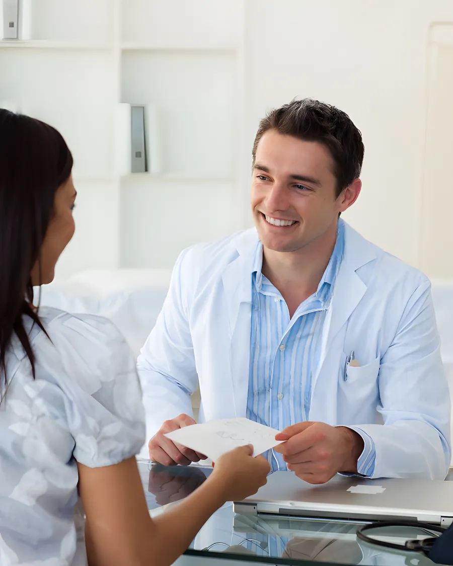 Audiologist meeting with the patient during hearing appointment in Florida